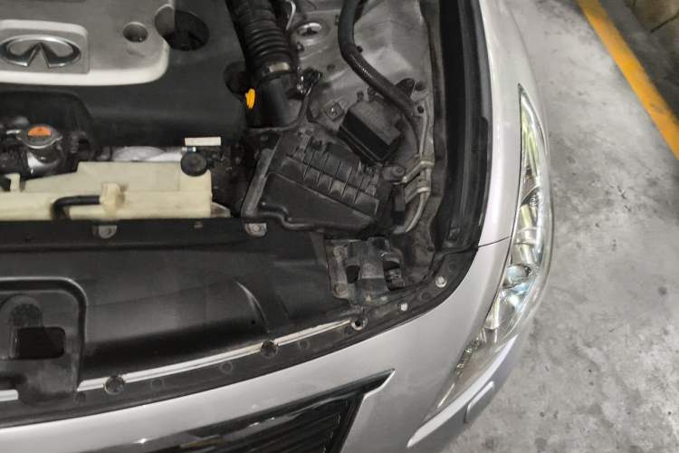 Used Infiniti G Series 2010 G25 Sedan Luxury Sport Edition Engine Bay Left