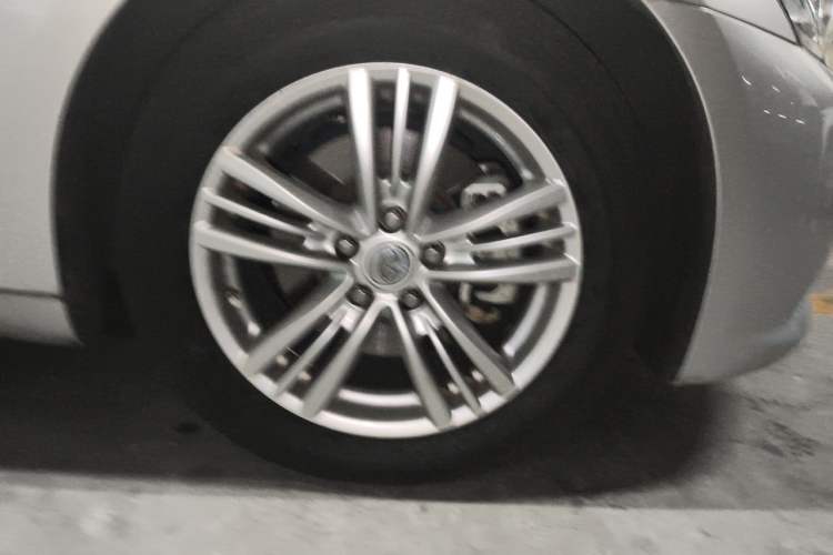 Used Infiniti G Series 2010 G25 Sedan Luxury Sport Edition Right Front Wheel Hub