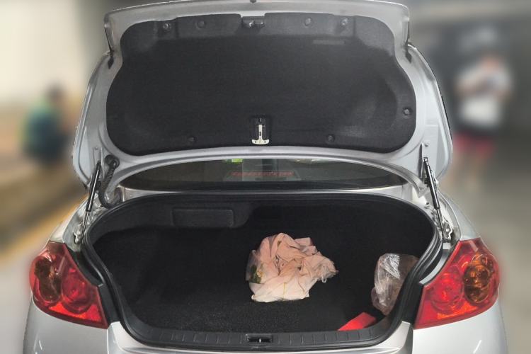 Used Infiniti G Series 2010 G25 Sedan Luxury Sport Edition Trunk