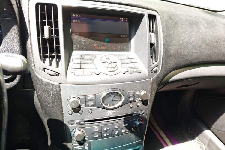 Used Infiniti G Series 2010 G25 Sedan Luxury Sport Edition Audio And AC Panel
