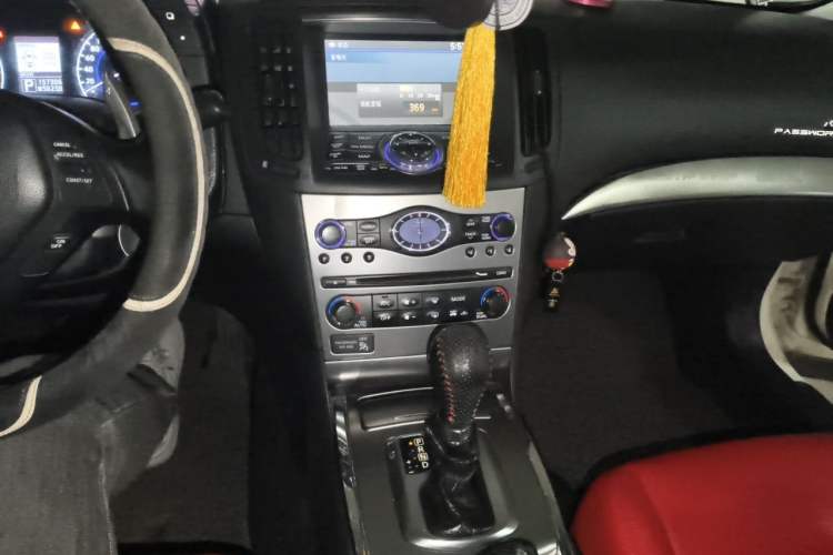 Used Infiniti G Series 2010 G25 Sedan Luxury Sport Edition Audio And AC Panel