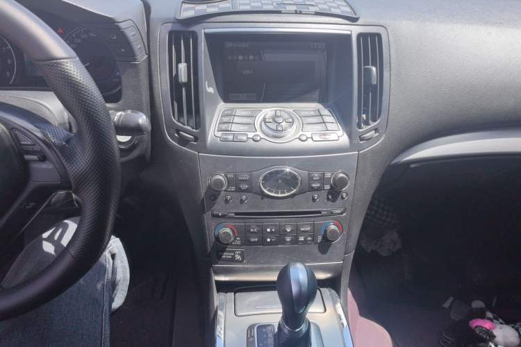 Used Infiniti G Series 2010 G25 Sedan Sport Edition Audio And AC Panel