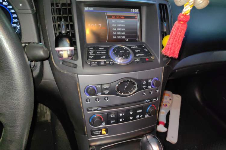 Used Infiniti G Series 2010 G25 Sedan Sport Edition Audio And AC Panel