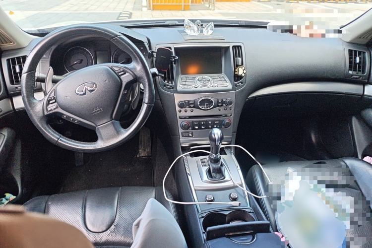 Used Infiniti G Series 2010 G25 Sedan Luxury Sport Edition Center Console