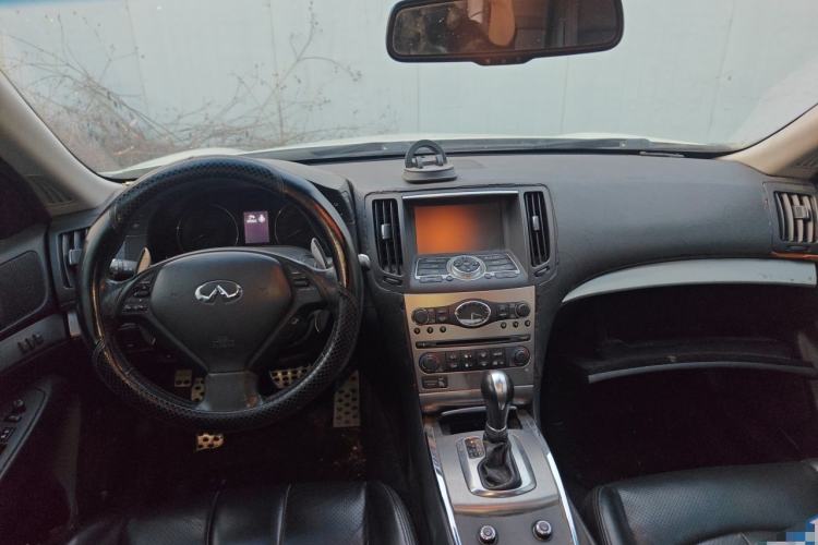 Used Infiniti G Series 2010 G25 Sedan Sport Edition Center Console