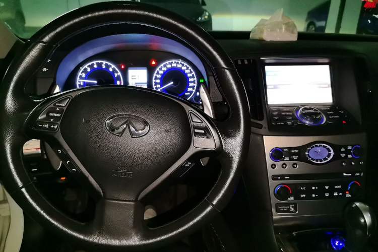Used Infiniti G Series 2010 G25 Sedan Sport Edition Center Console