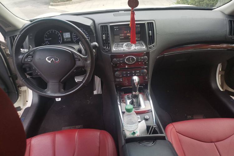 Used Infiniti G Series 2010 G37 Coupe Convertible Rosewood Edition Center Console