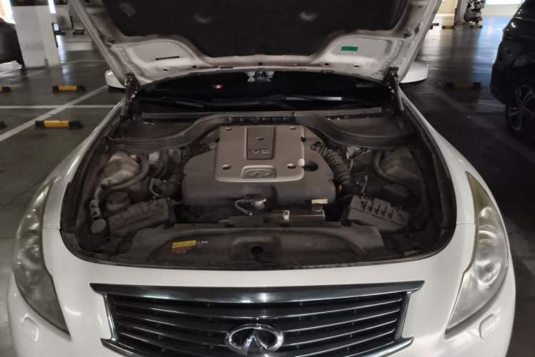 Used Infiniti G Series 2010 G25 Sedan Luxury Sport Edition Engine Bay