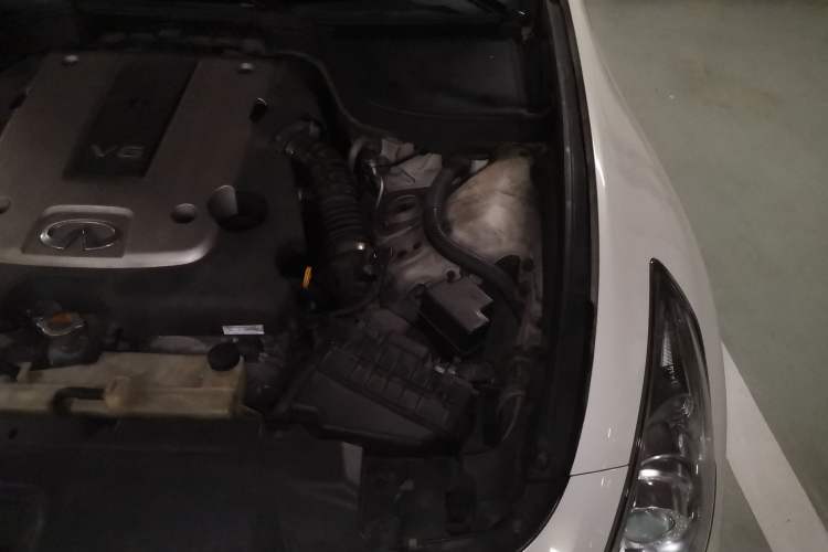 Used Infiniti G Series 2010 G25 Sedan Luxury Sport Edition Engine Bay Left