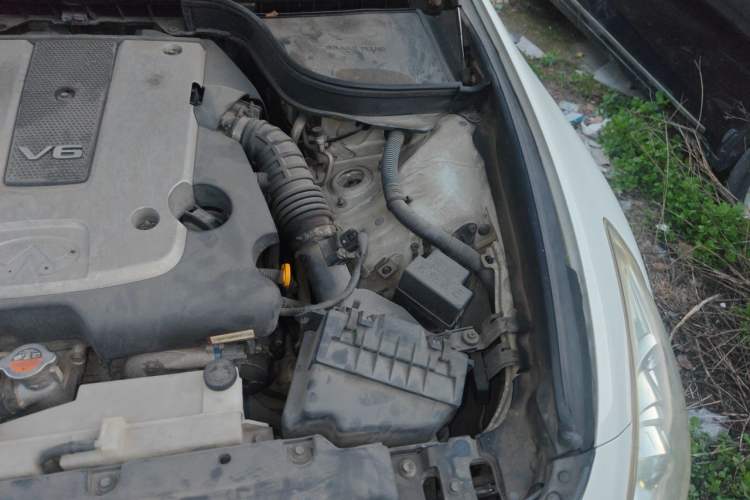Used Infiniti G Series 2010 G25 Sedan Sport Edition Engine Bay Left
