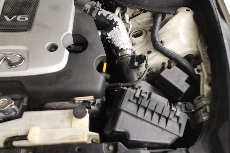 Used Infiniti G Series 2010 G25 Sedan Luxury Sport Edition Engine Bay Left