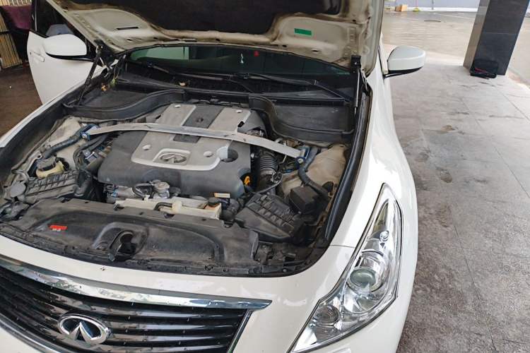 Used Infiniti G Series 2010 G25 Sedan Sport Edition Engine Bay Left