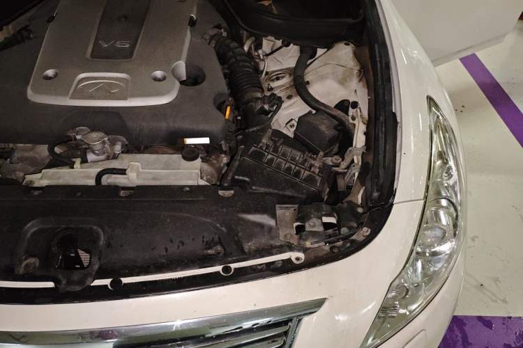 Used Infiniti G Series 2010 G25 Sedan Sport Edition Engine Bay Left