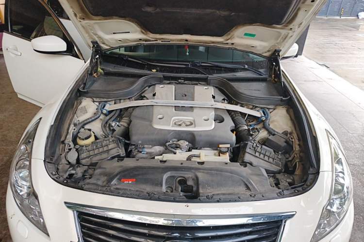 Used Infiniti G Series 2010 G25 Sedan Sport Edition Engine Bay