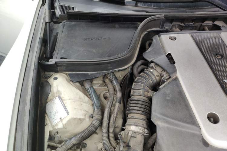 Used Infiniti G Series 2010 G25 Sedan Sport Edition Engine Bay Right