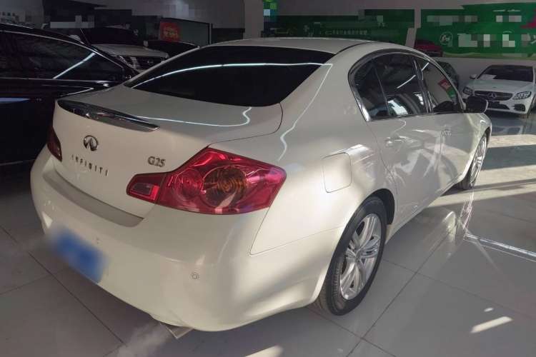 Used Infiniti G Series 2010 G25 Sedan Luxury Sport Edition Exterior 3