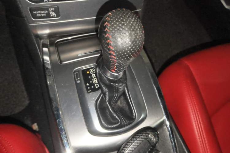 Used Infiniti G Series 2010 G25 Sedan Luxury Sport Edition Gear Lever