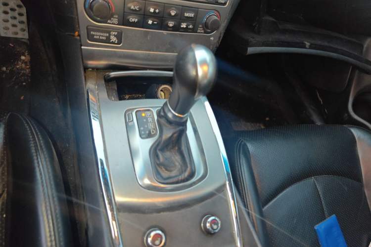 Used Infiniti G Series 2010 G25 Sedan Sport Edition Gear Lever