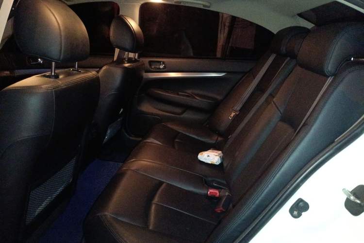 Used Infiniti G Series 2010 G25 Sedan Luxury Sport Edition Interior 4