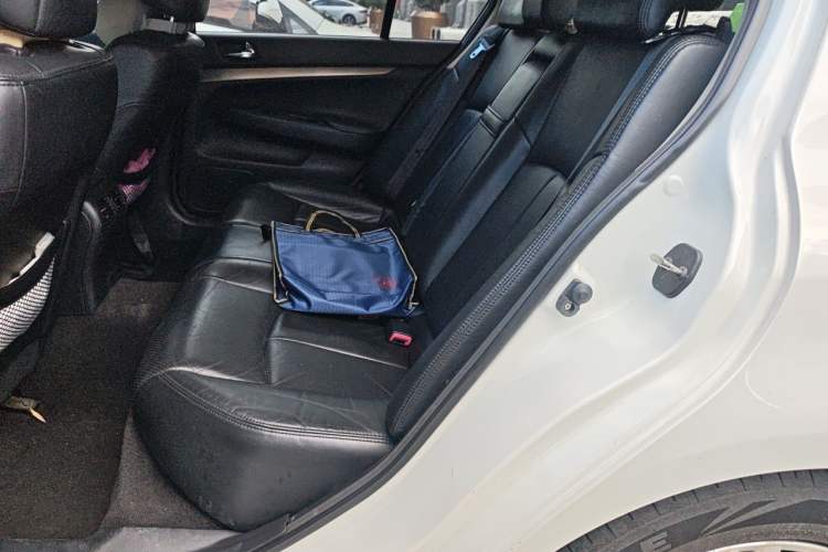 Used Infiniti G Series 2010 G25 Sedan Luxury Sport Edition Left Rear Seat
