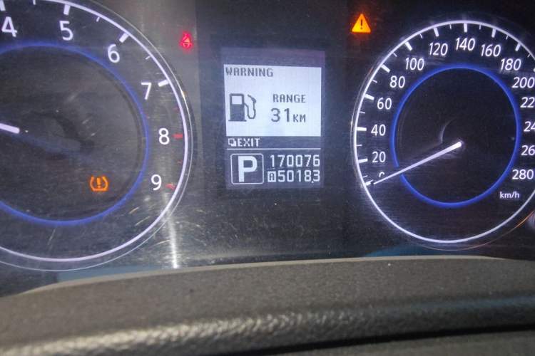 Used Infiniti G Series 2010 G25 Sedan Sport Edition Odometer Close Up