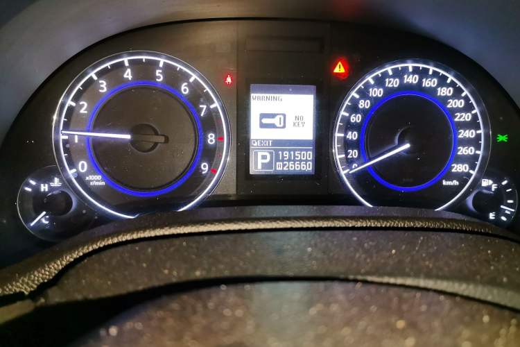 Used Infiniti G Series 2010 G25 Sedan Sport Edition Odometer Close Up