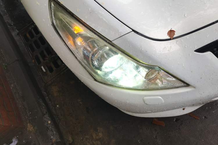 Used Infiniti G Series 2010 G25 Sedan Luxury Sport Edition Right Front Headlight