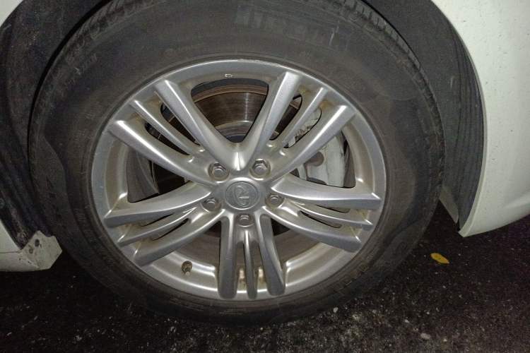 Used Infiniti G Series 2010 G25 Sedan Luxury Sport Edition Right Front Wheel Hub