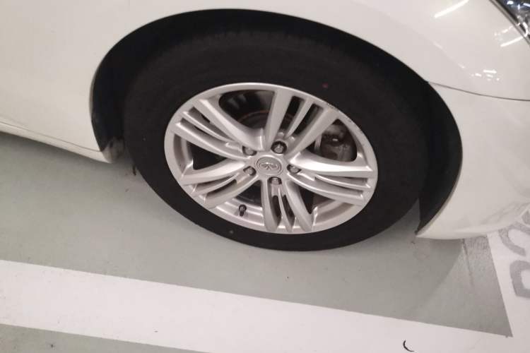 Used Infiniti G Series 2010 G25 Sedan Luxury Sport Edition Right Front Wheel Hub