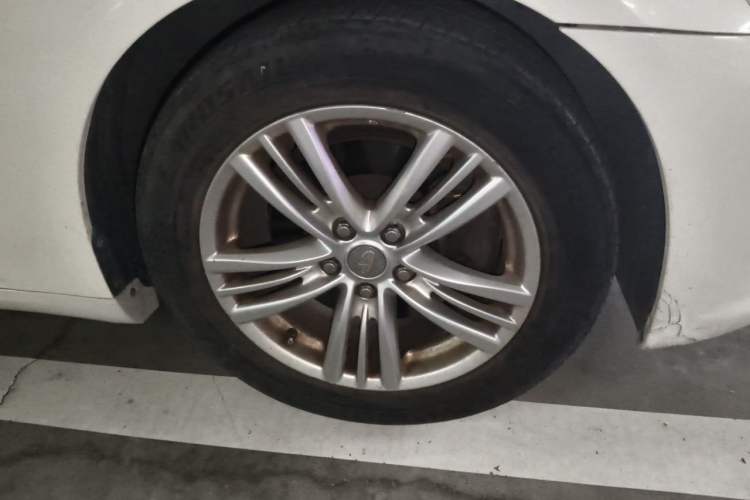 Used Infiniti G Series 2010 G25 Sedan Luxury Sport Edition Right Front Wheel Hub
