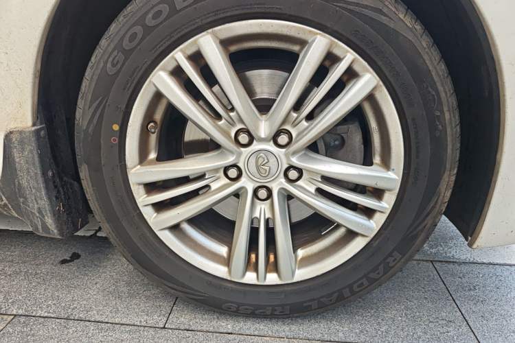 Used Infiniti G Series 2010 G25 Sedan Luxury Sport Edition Right Front Wheel Hub