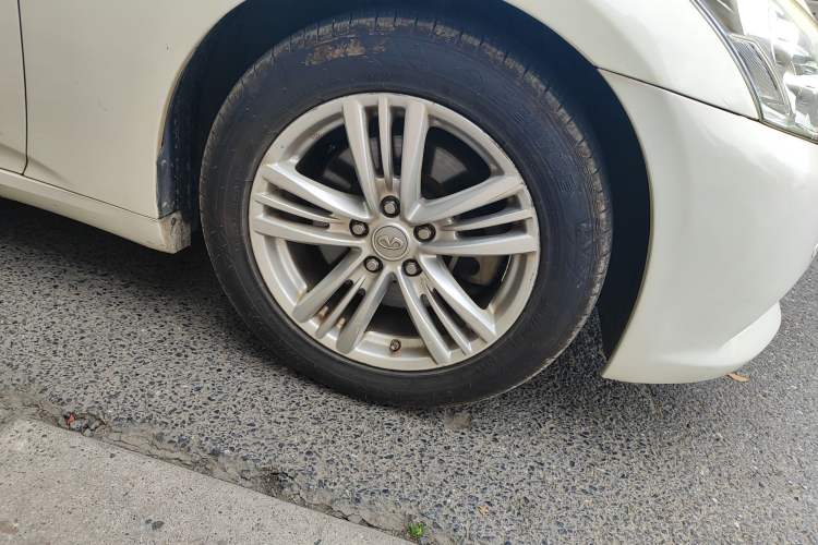 Used Infiniti G Series 2010 G25 Sedan Luxury Sport Edition Right Front Wheel Hub