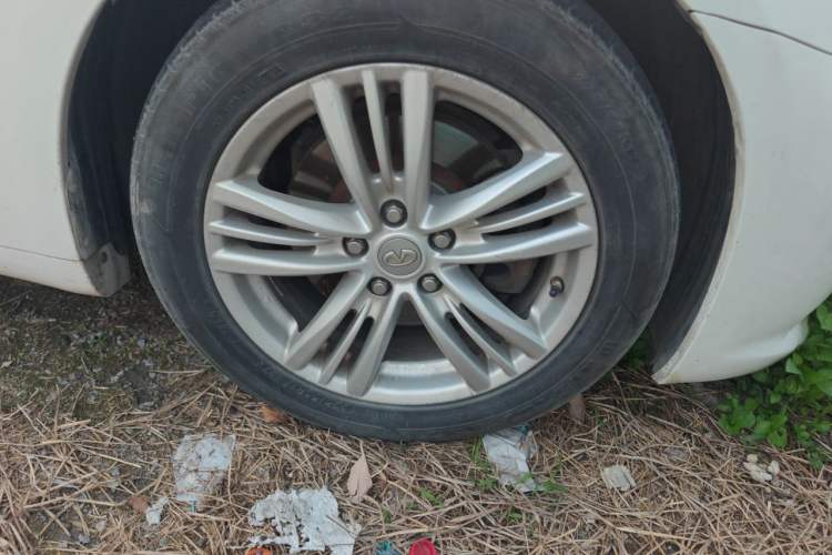 Used Infiniti G Series 2010 G25 Sedan Sport Edition Right Front Wheel Hub
