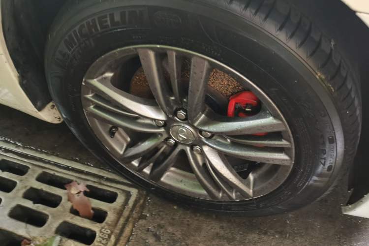 Used Infiniti G Series 2010 G25 Sedan Luxury Sport Edition Right Front Wheel Hub
