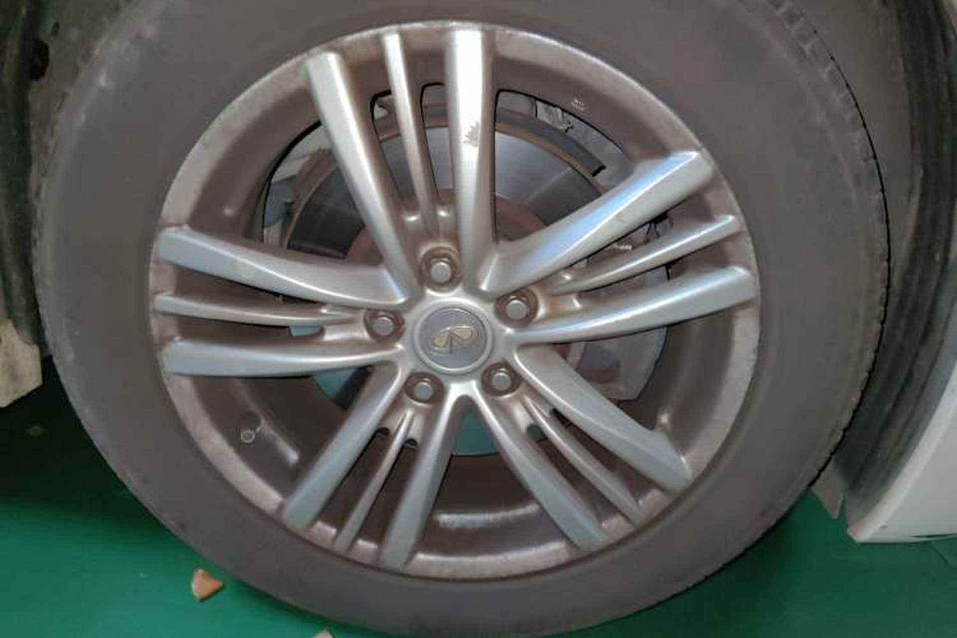 Used Infiniti G Series 2010 G25 Sedan Sport Edition Right Front Wheel Hub