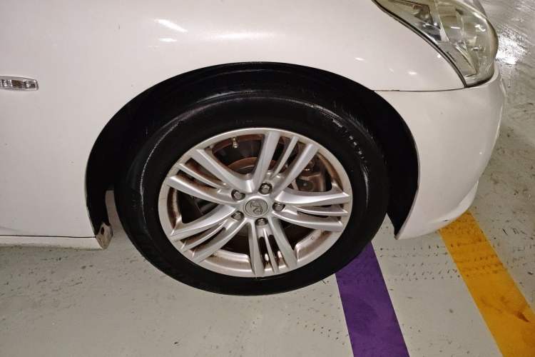 Used Infiniti G Series 2010 G25 Sedan Sport Edition Right Front Wheel Hub