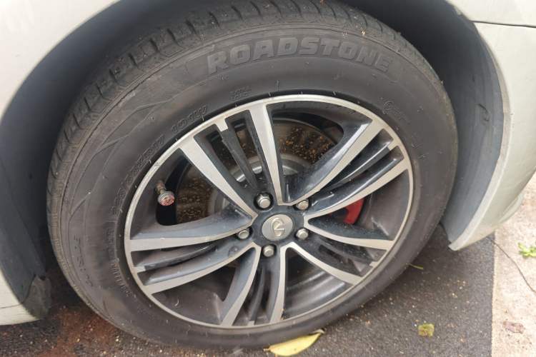 Used Infiniti G Series 2010 G25 Sedan Sport Edition Right Front Wheel Hub