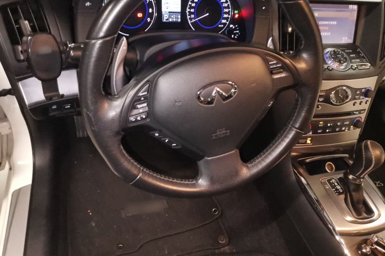 Used Infiniti G Series 2010 G25 Sedan Luxury Sport Edition Steering Wheel