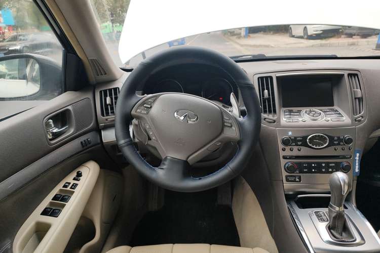 Used Infiniti G Series 2010 G25 Sedan Luxury Sport Edition Steering Wheel