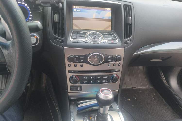 Used Infiniti G Series 2010 G25 Sedan Luxury Sport Edition Audio And AC Panel