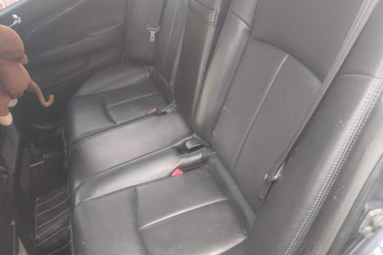 Used Infiniti G Series 2010 G25 Sedan Luxury Sport Edition Left Rear Seat