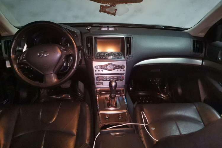 Used Infiniti G Series 2013 G37 Sedan Center Console
