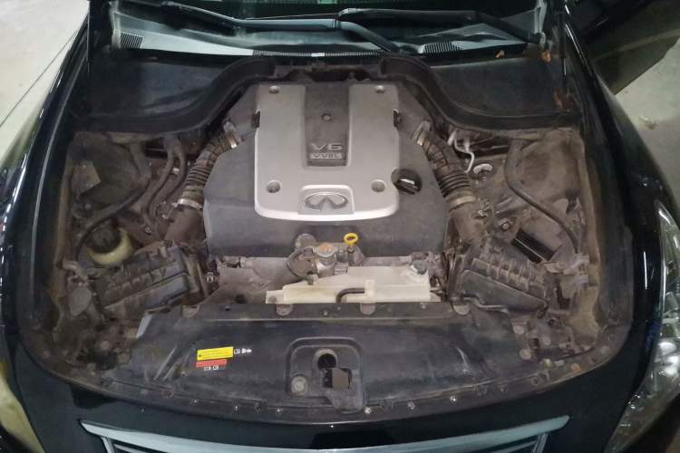 Used Infiniti G Series 2013 G37 Sedan Engine Bay