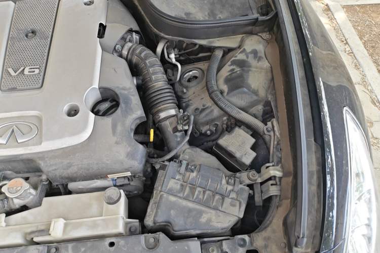 Used Infiniti G Series 2013 G25 Sedan Luxury Sport Edition Engine Bay Left