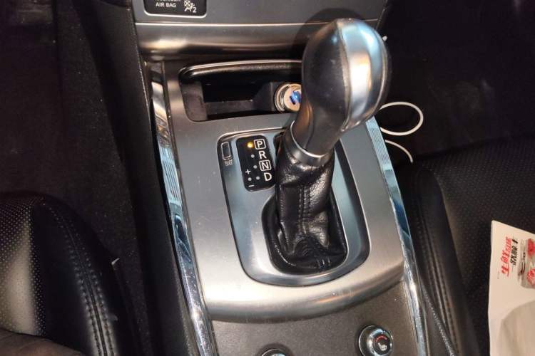 Used Infiniti G Series 2013 G25 Sedan Sport Edition Gear Lever