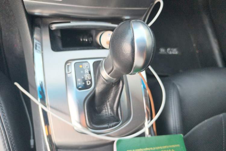 Used Infiniti G Series 2013 G25 Sedan Luxury Sport Edition Gear Lever