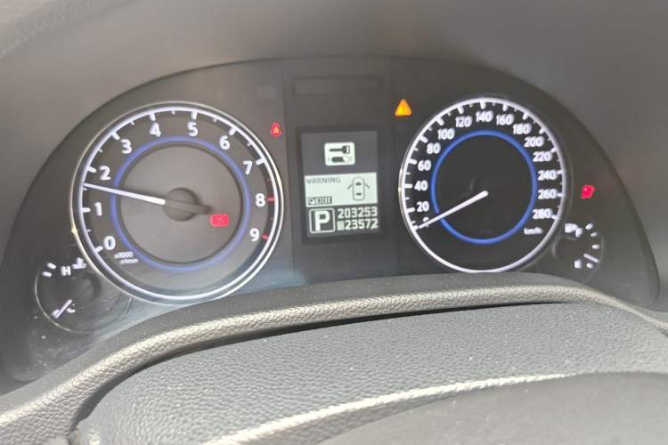 Used Infiniti G Series 2013 G25 Sedan Sport Edition Odometer Close Up