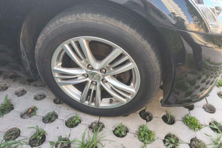 Used Infiniti G Series 2013 G25 Sedan Luxury Sport Edition Right Front Wheel Hub