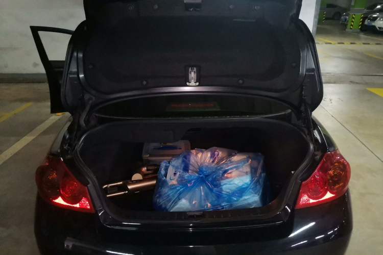Used Infiniti G Series 2013 G37 Sedan Trunk