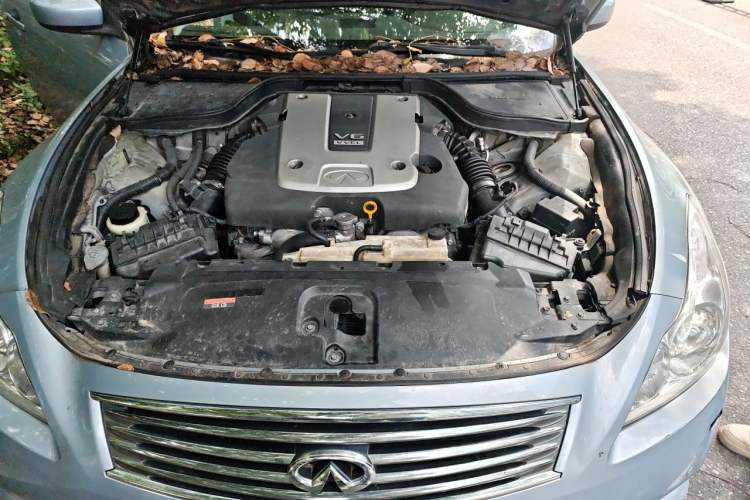 Used Infiniti G Series 2013 G37 Convertible Engine Bay
